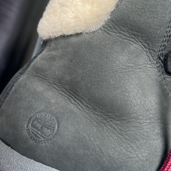 Cute Timberland size 9 - Picture 6 of 7